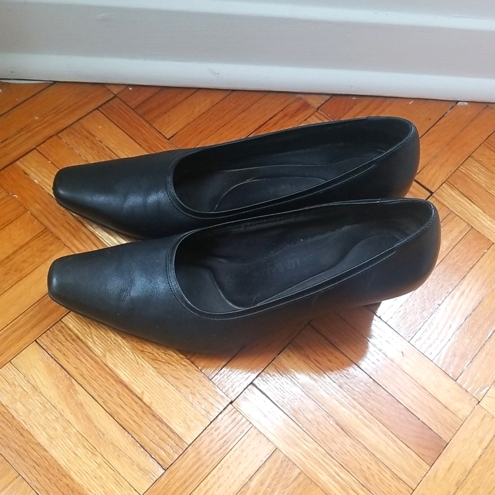 Liz Baker Black Leather Dress Shoes
